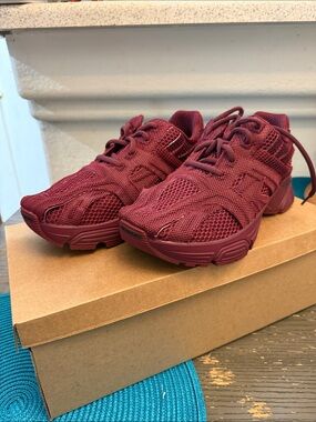 NWT Balenciaga Wmns Phantom Sneaker 'Burgundy'